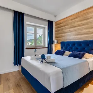 Teona Luxury With Terrace Sali